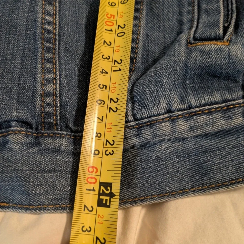 Calvin Klein Jeans Mens Medium Wash Denim Trucker Jacket Blue Size L Logo Patch